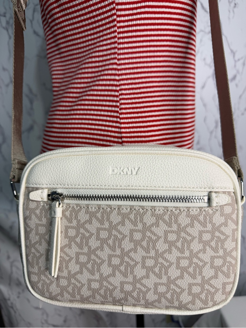 DKNY Marshmallow White Crossbody Bag NWT Logo Strap Zip Pocket Adjustable
